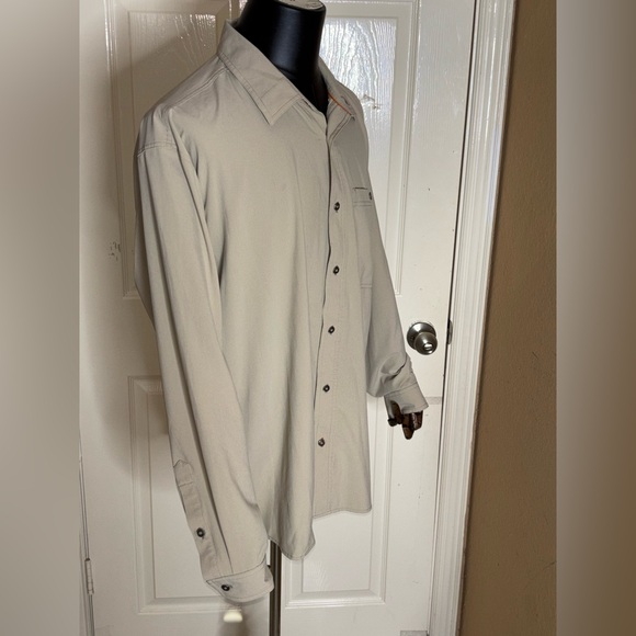 Men's Orvis Button Down XL Tan Brown Long Sleeve Polyester, And Spandex Shirt - Picture 4 of 9
